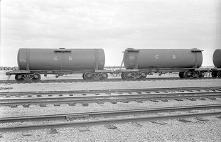 12.1971,Port Augusta - Water tank TF804 + TF810
