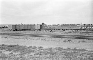 12.1971,Port Augusta - Coal wagon GH1313 + flat wagon RGX1640