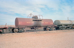 15.5.1981,Maree - tank wagon NTOB1390 + part tank wagon NTD1549