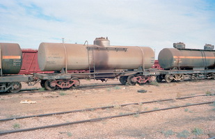 15.5.1981,Maree - tank wagon NTC7905 + part tank wagon NTOA1806
