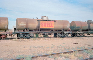 15.5.1981,Maree - tank wagon NTOD7992 Shell + part tank wagon NTOD7986
