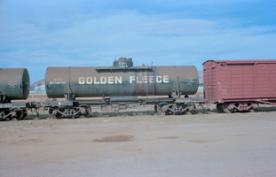 20.4.1980,Alice Springs - tank wagon NTOD7990 Golden Fleece + part enclosed van NVD1261