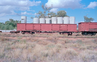 20.4.1980,Alice Springs - open wagon NGF1328 + part NGH1527