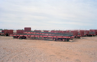 15.5.1981,Marree - NRF953 + NRE1059 + background NRE965 + background NRE972 + abandoned narrow gauge rollingstock