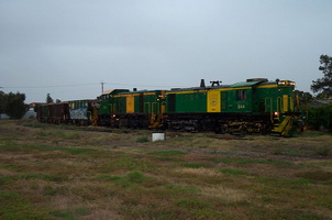 18.5.2002 Port Dock - DE 844 + CK5 on ballast train