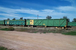 9.8.2002 Port Pirie - AOKF 915 & AOKF 945 coal wagon