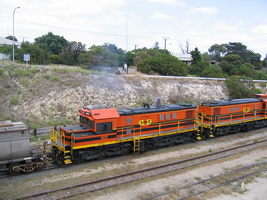 6<sup>th</sup> March 2006,Port Lincoln - Locomotive 905 departing