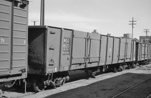 28.8.1976 - Alice Springs - NGJ1820 open wagon