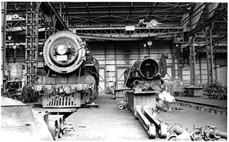 c.1932,locos SAR 722 + 520 in erecting shop - Islington