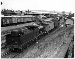 1.10.1959 - loco SAR Rx225 shunting - web caboose - goods shed - vans - Mile End Goods Yard