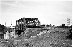 1964,railcar SAR brill 54 on 3 car set crossing bridge,Torrens River - Adelaide