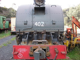 4.11.2009 Lithgow - front shot of 402 